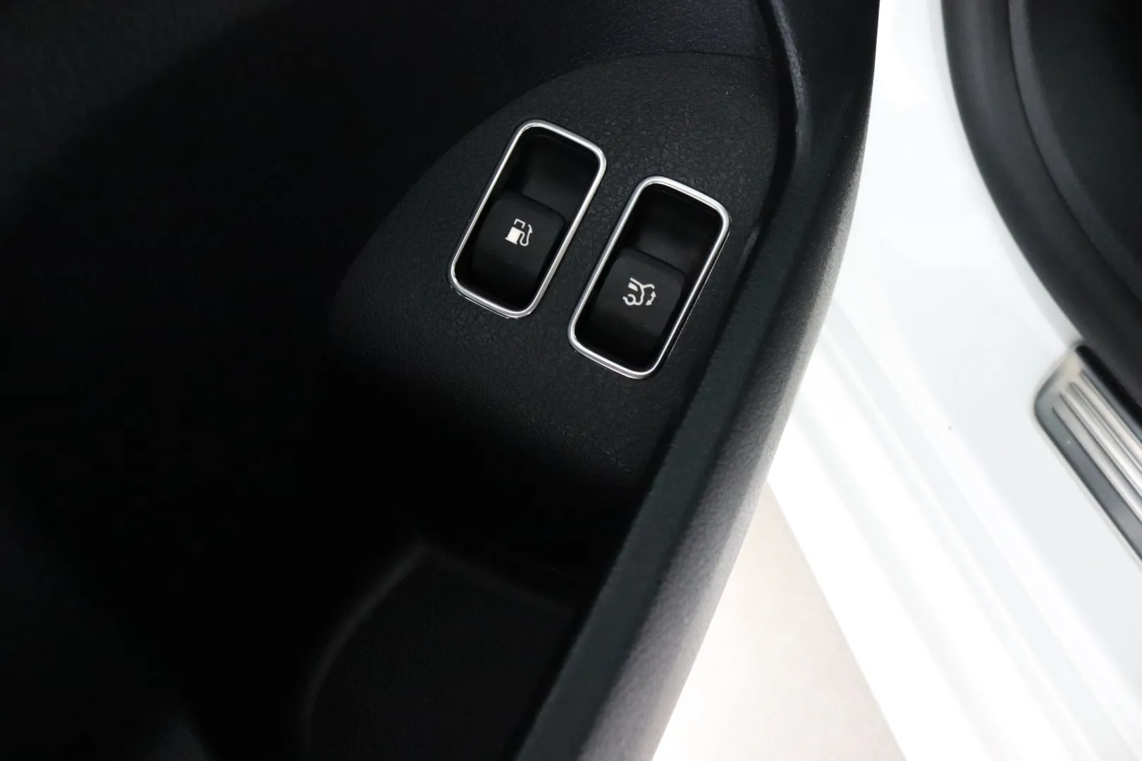 MERCEDES-BENZ GLE GZZ-635 carousel image