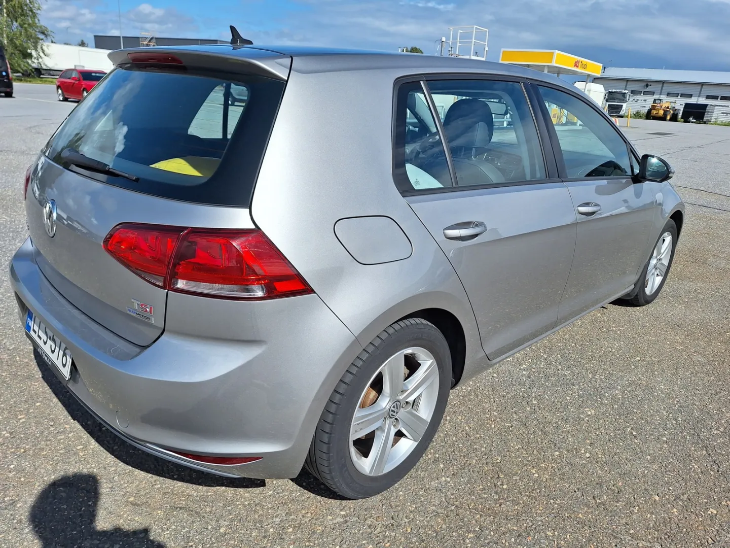 VOLKSWAGEN Golf LLS-516 carousel image