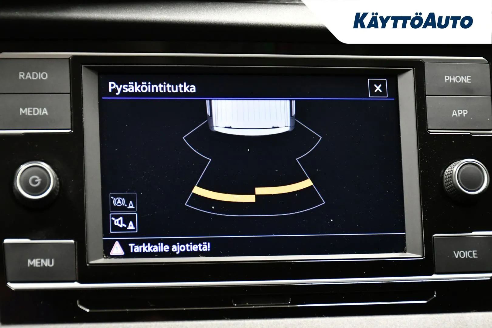VOLKSWAGEN Transporter KUS-588 carousel image