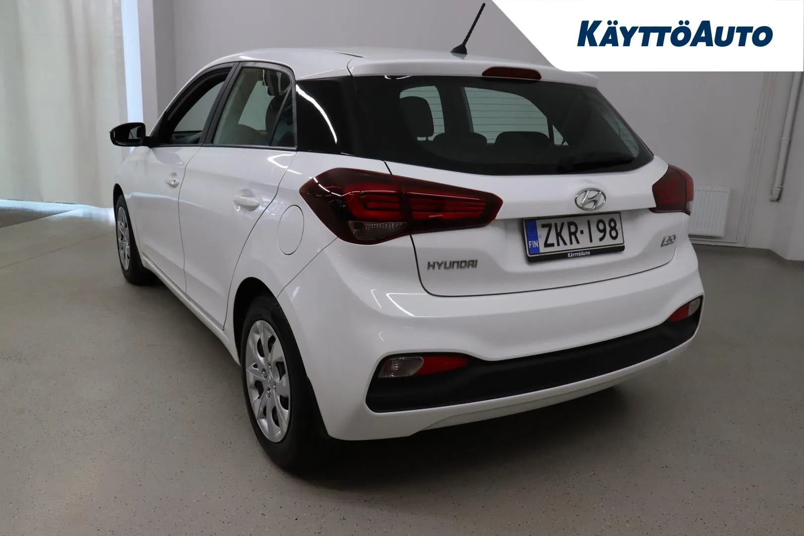 Hyundai i20 Hatchback ZKR-198 carousel image