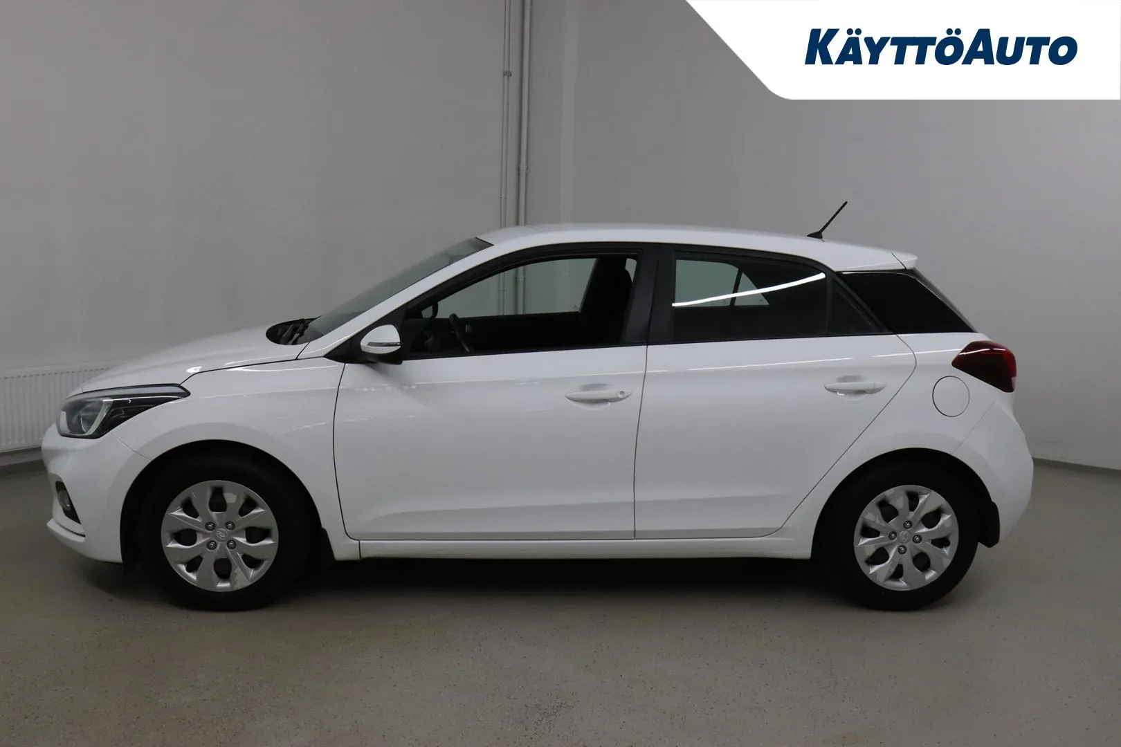 Hyundai i20 Hatchback ZKR-198 carousel image