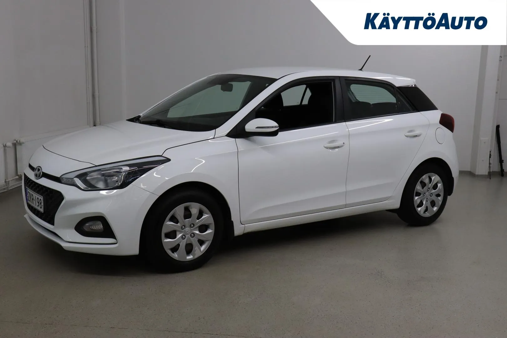 Hyundai i20 Hatchback ZKR-198 carousel image