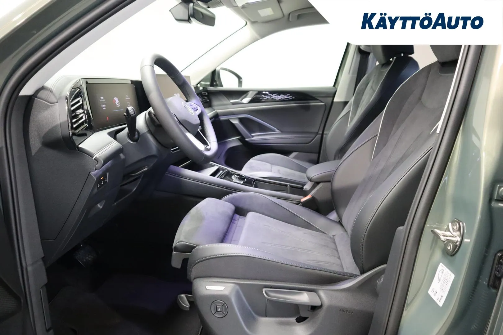 Volkswagen Tiguan ZPS-644 carousel image