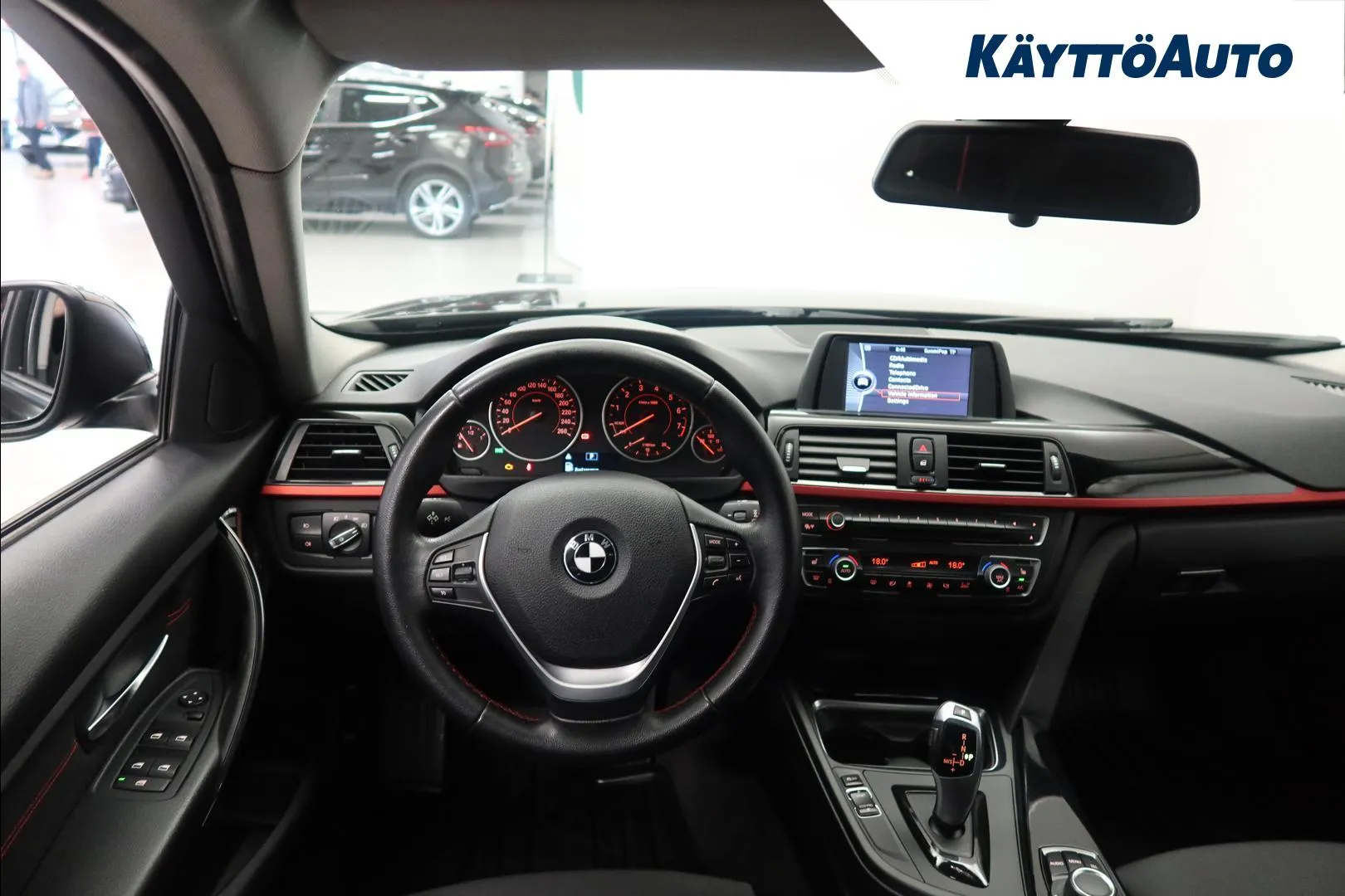 BMW 320 ILC-129 carousel image