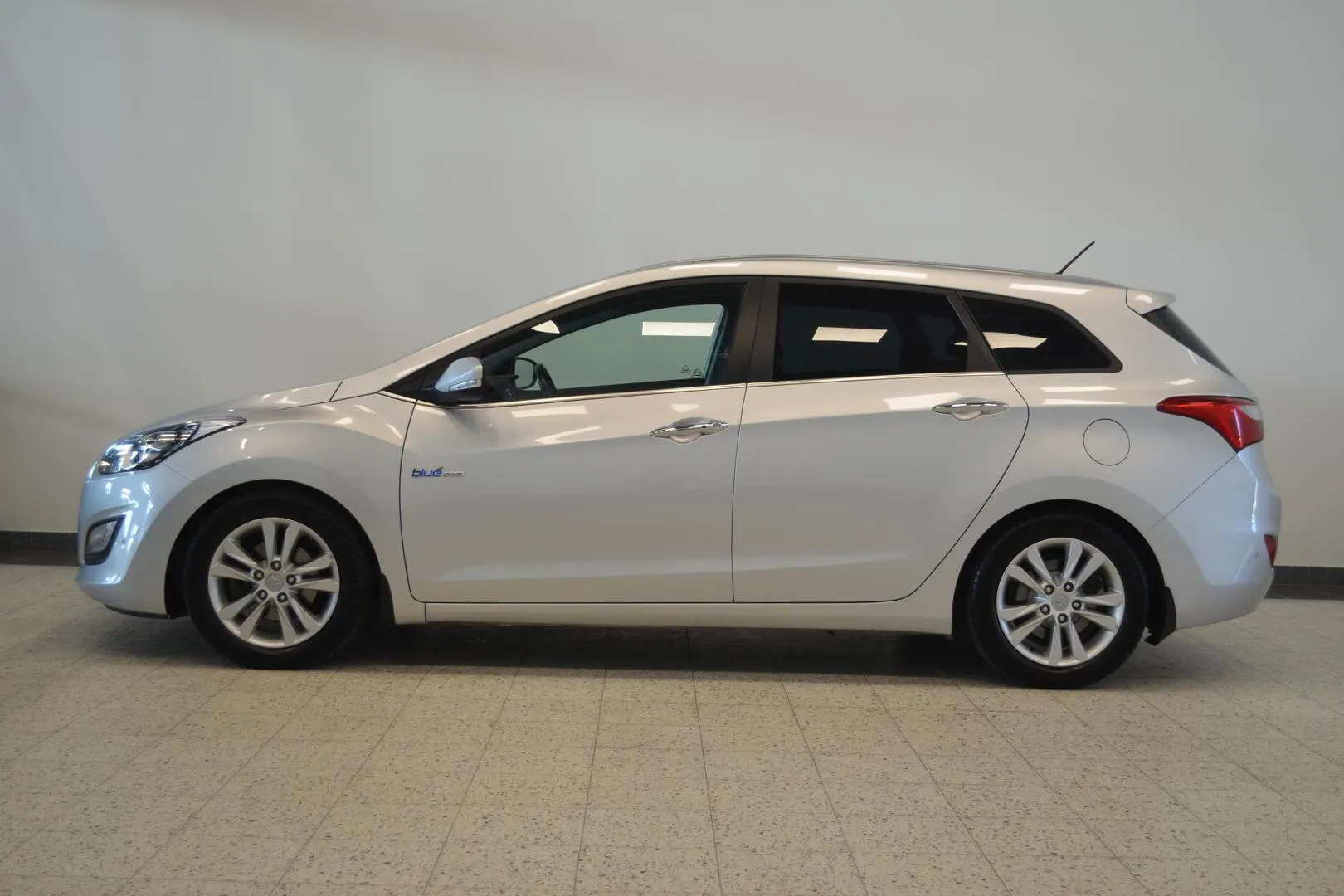HYUNDAI i30 Wagon JIJ-872 carousel image
