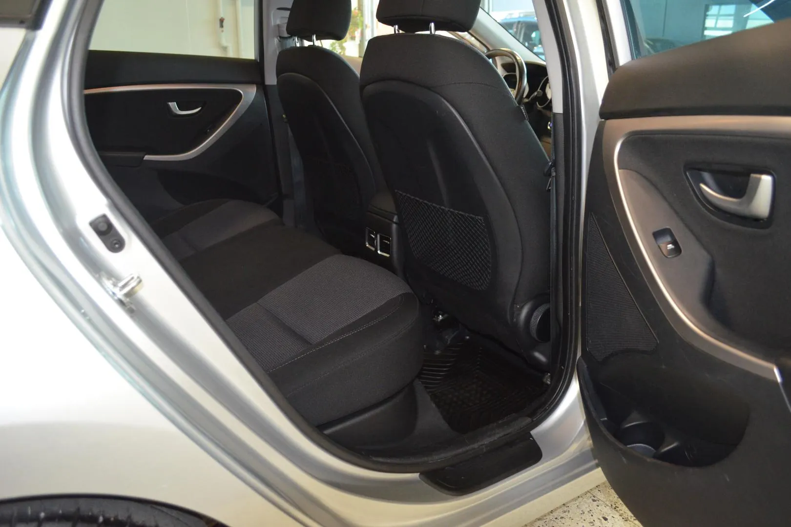 HYUNDAI i30 Wagon JIJ-872 carousel image