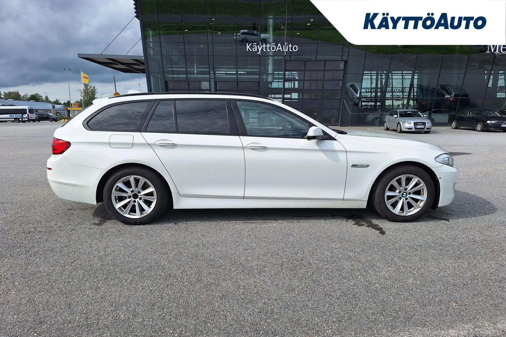 BMW 530 RRX-458 carousel image