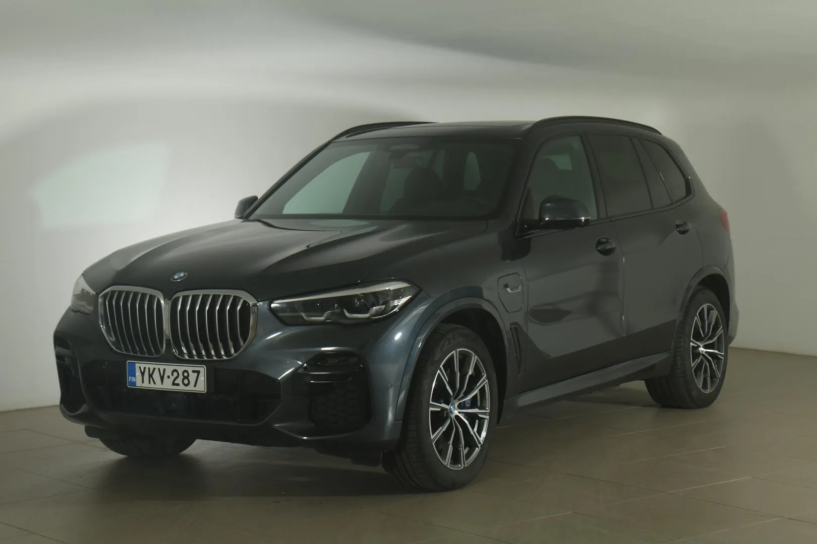 BMW X5 YKV-287 carousel image