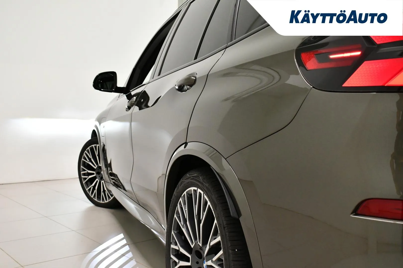 BMW X5 YYG-583 carousel image