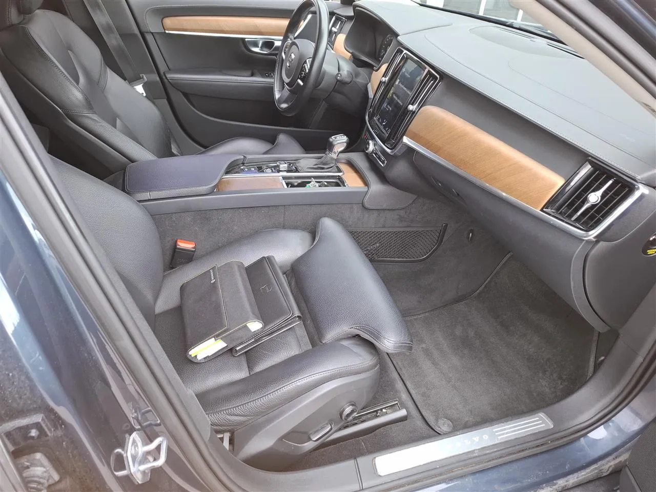 Volvo V90 KOE-230 carousel image