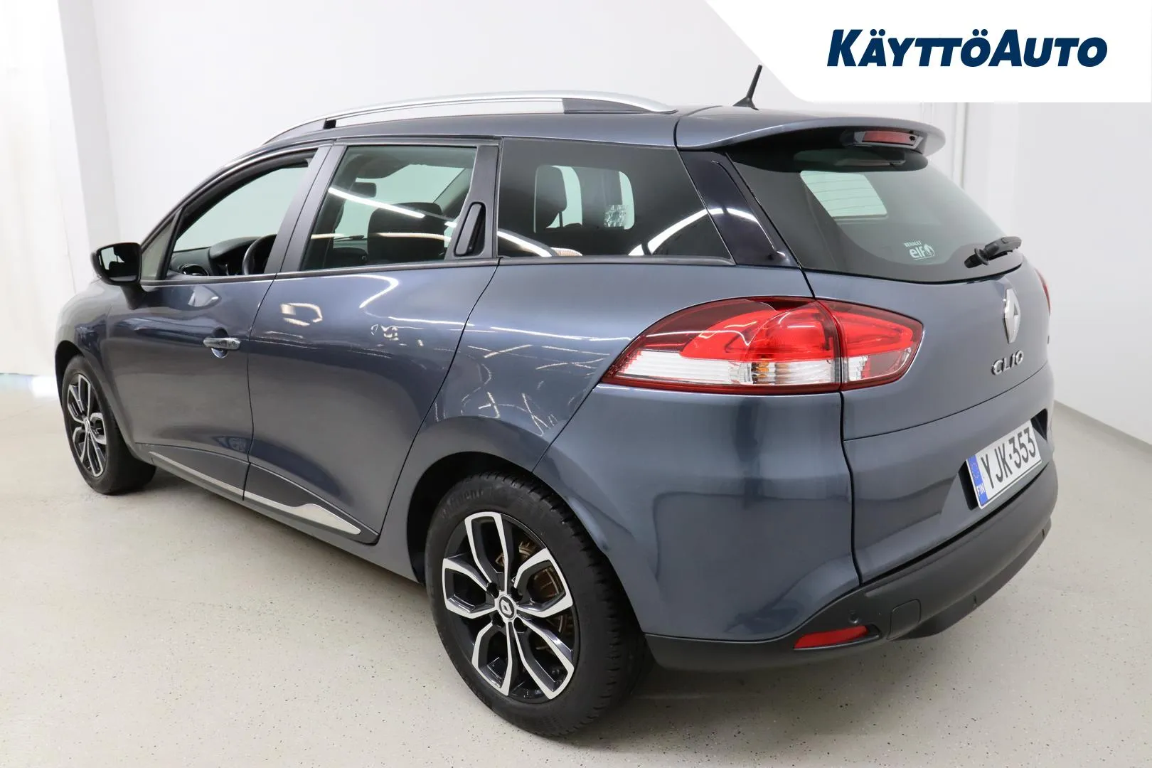 Renault Clio YJK-353 carousel image