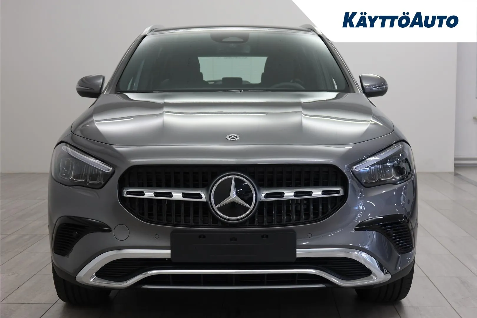 Mercedes-Benz GLA YYH-564 carousel image