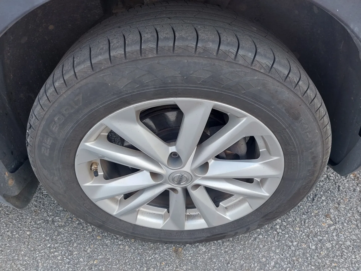 NISSAN Qashqai ZLB-981 carousel image