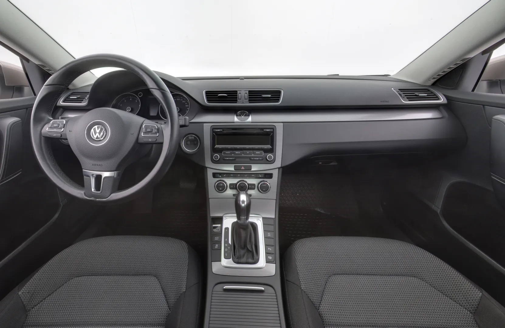 VOLKSWAGEN Passat RRU-969 carousel image