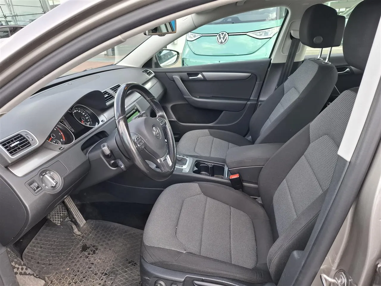 VOLKSWAGEN Passat RRU-969 carousel image