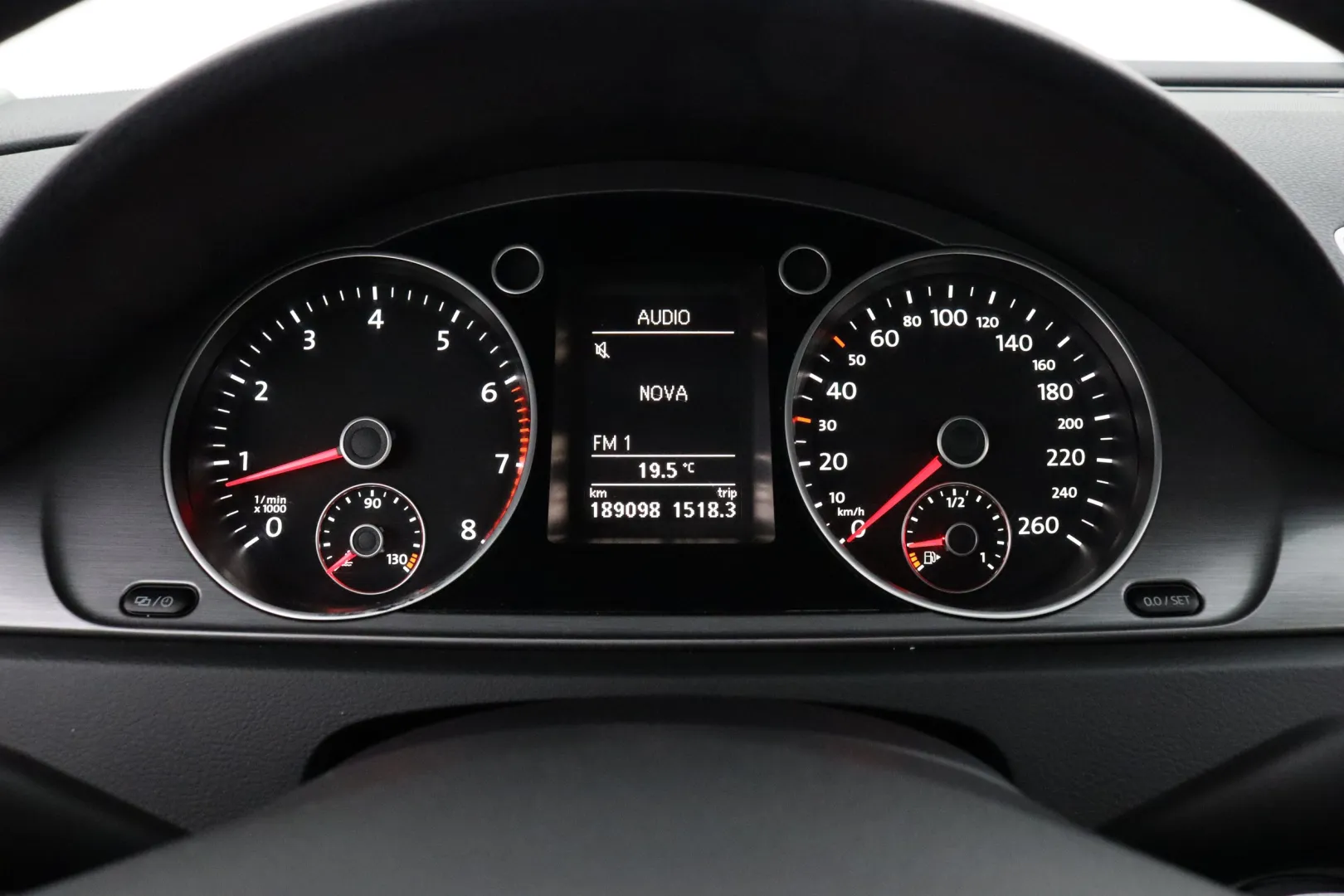 VOLKSWAGEN Passat RRU-969 carousel image