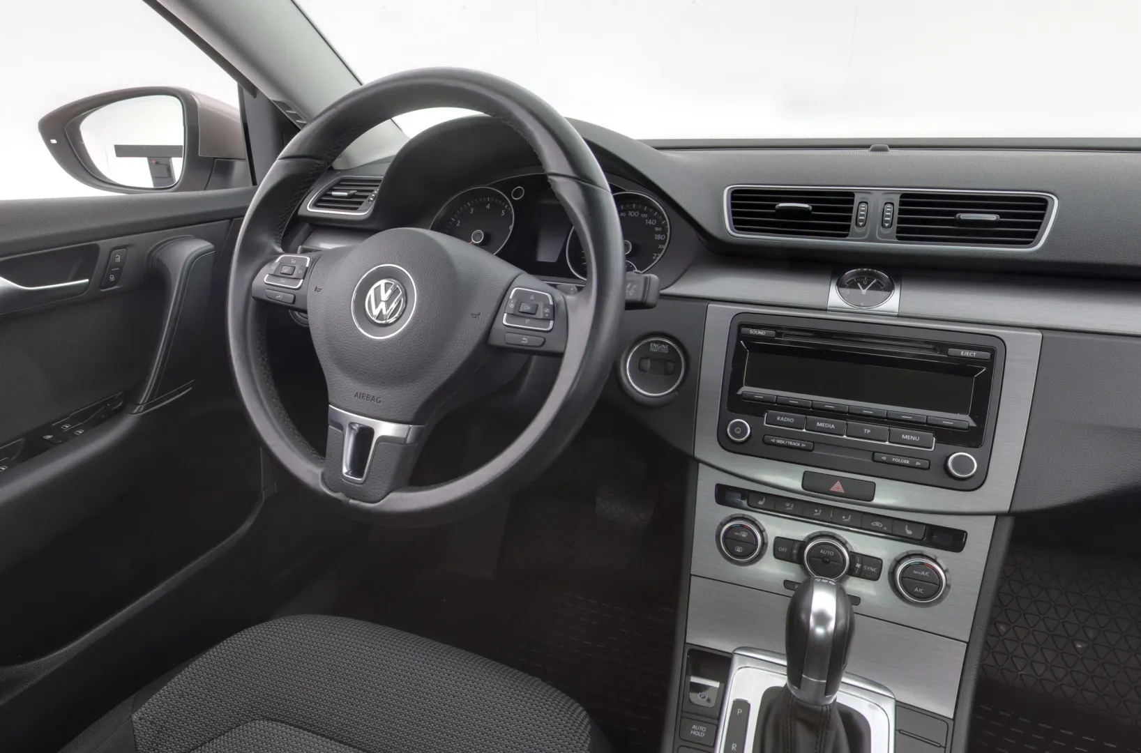 VOLKSWAGEN Passat RRU-969 carousel image