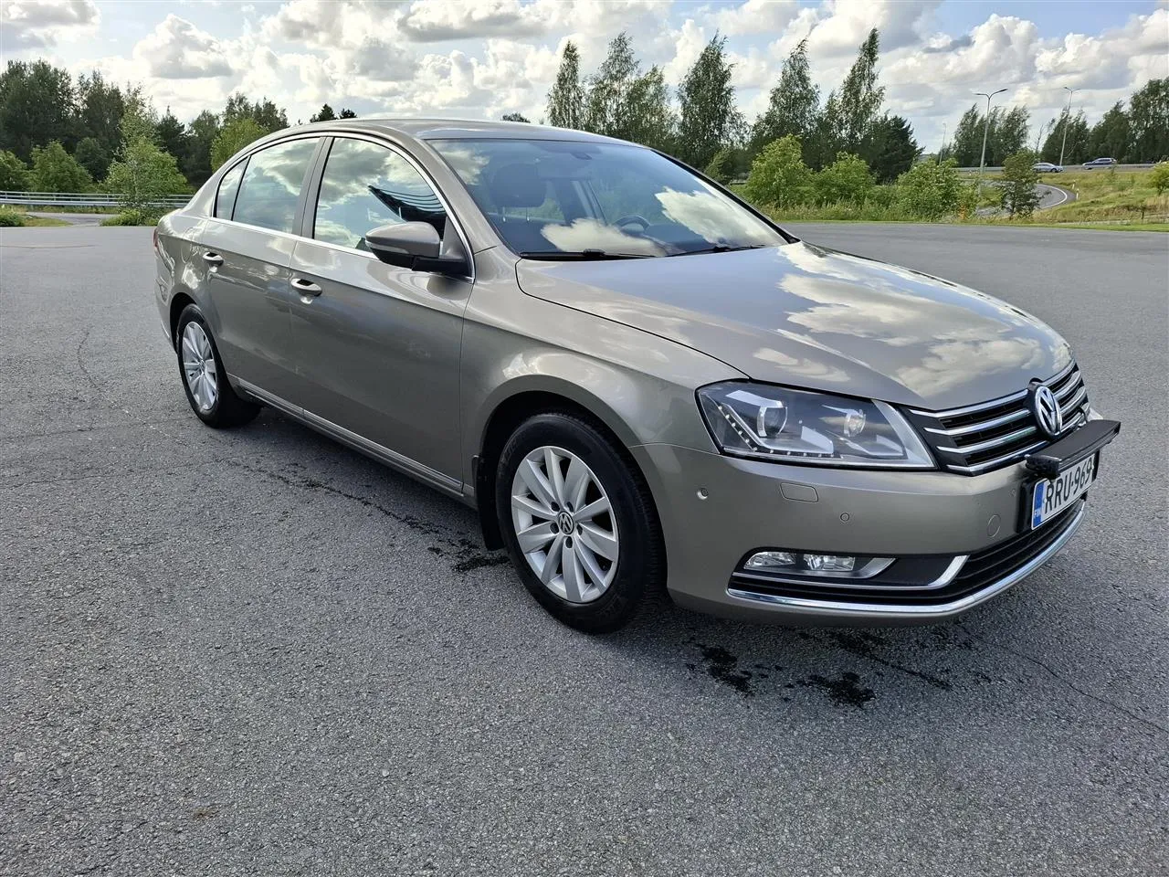 VOLKSWAGEN Passat RRU-969 carousel image