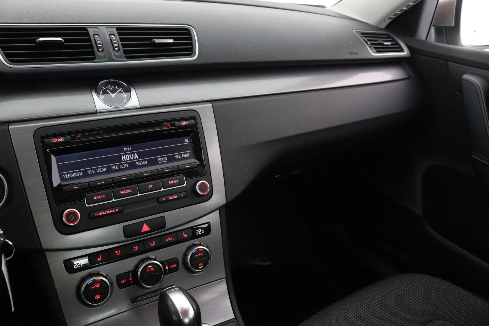 VOLKSWAGEN Passat RRU-969 carousel image
