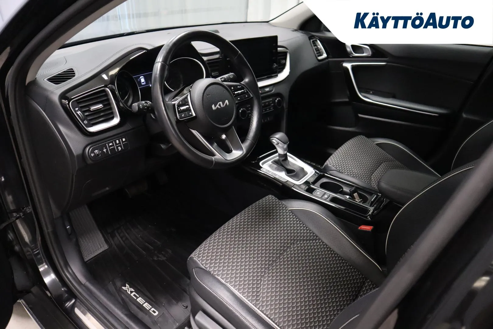 KIA XCeed EUA-630 carousel image