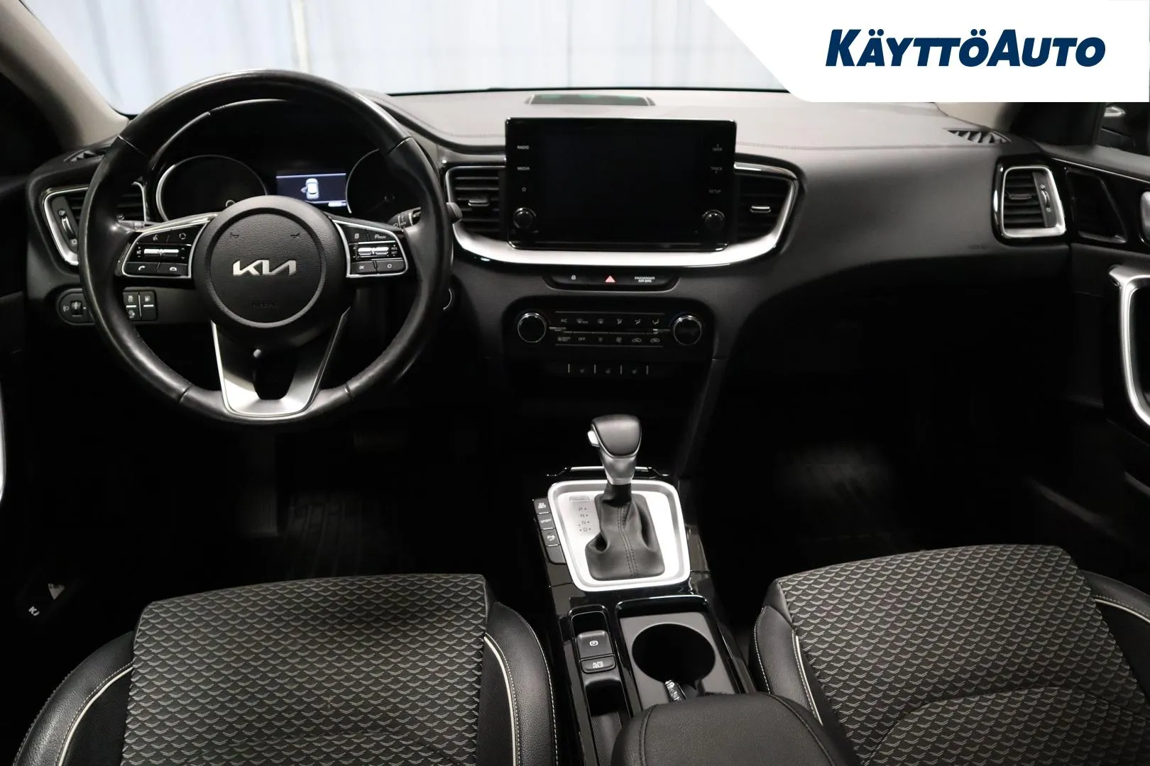 KIA XCeed EUA-630 carousel image