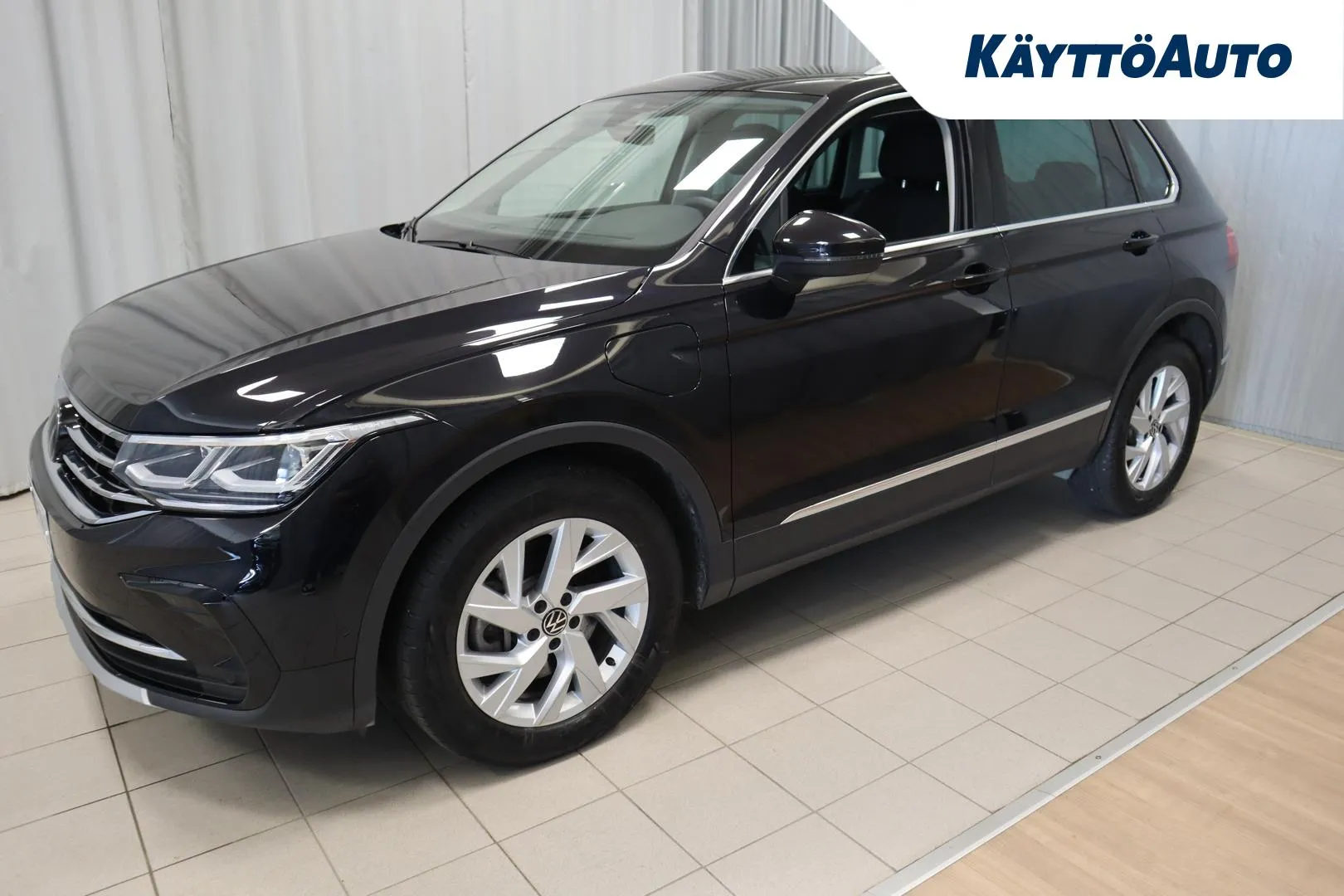 VOLKSWAGEN Tiguan IRN-391 carousel image