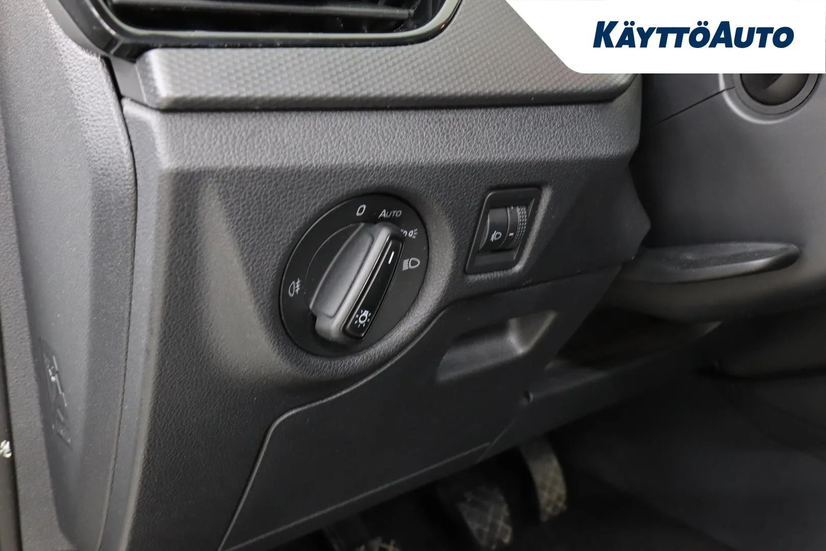 SKODA Kamiq XPB-454 carousel image
