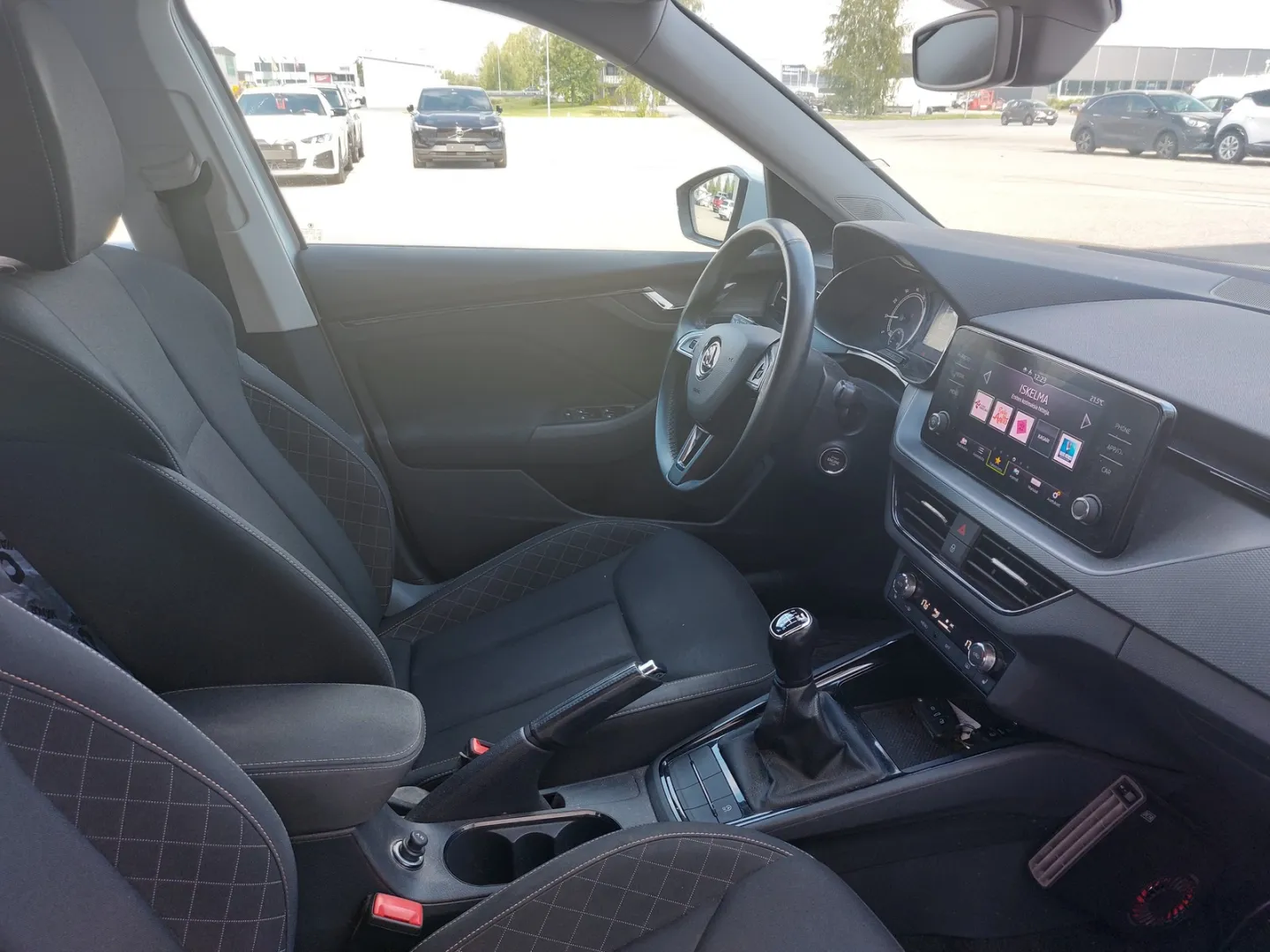 SKODA Kamiq XPB-454 carousel image