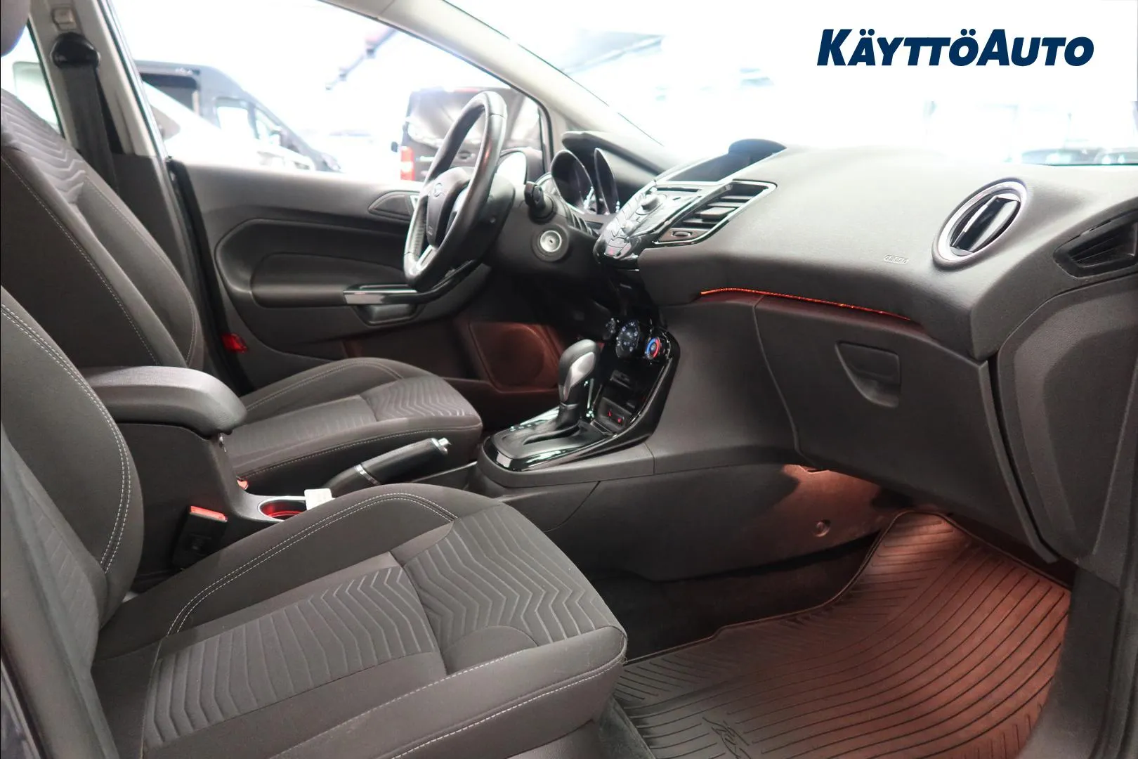 FORD Fiesta XNJ-446 carousel image
