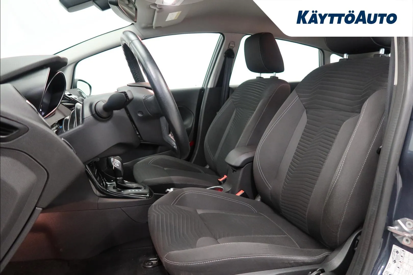 FORD Fiesta XNJ-446 carousel image