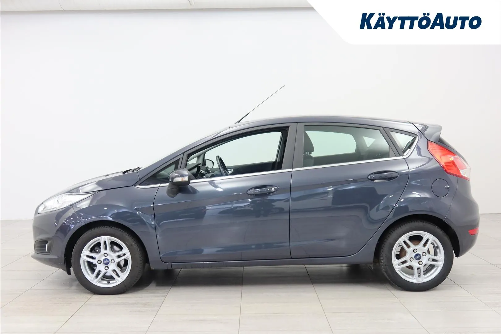FORD Fiesta XNJ-446 carousel image