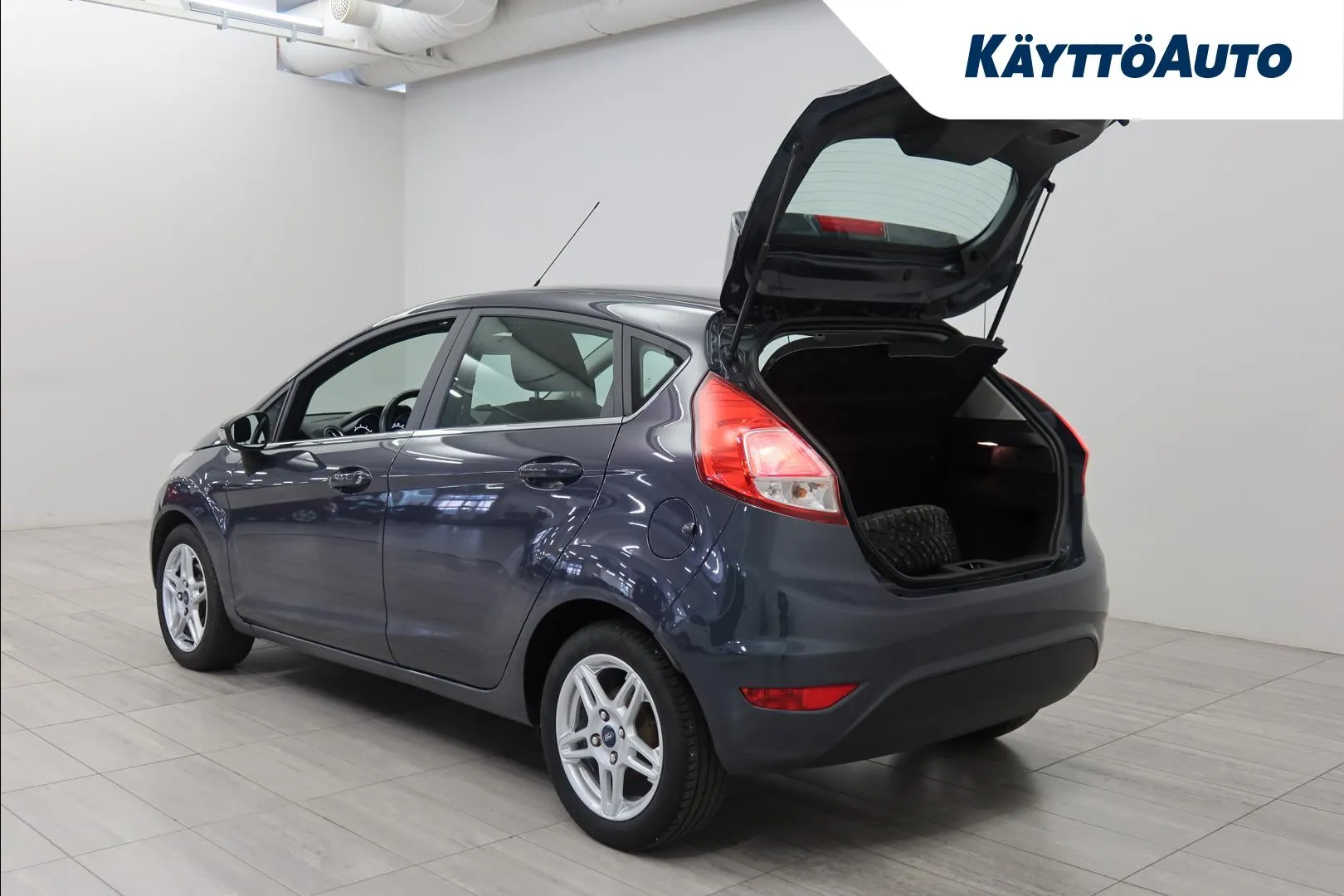 FORD Fiesta XNJ-446 carousel image