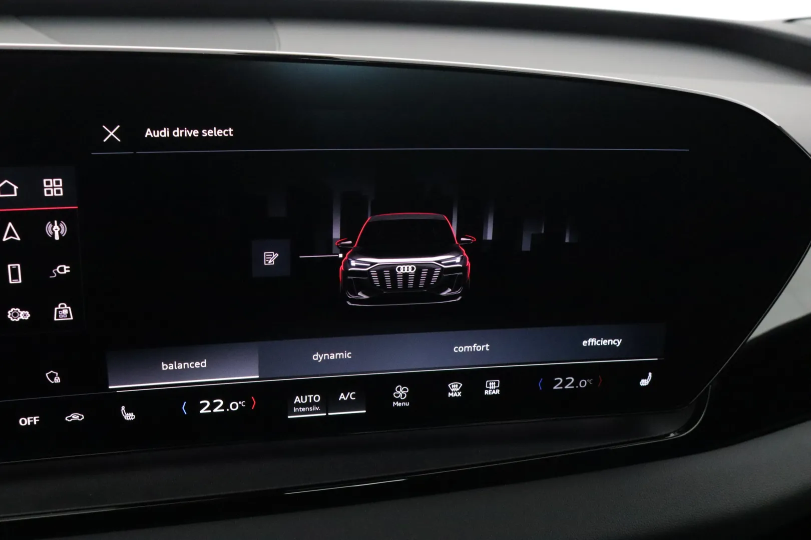 Audi Q6 e-tron YYF-215 carousel image