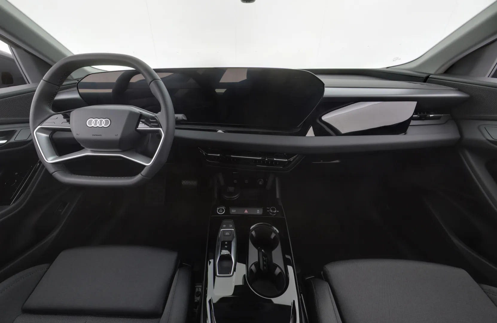 Audi Q6 e-tron YYF-215 carousel image