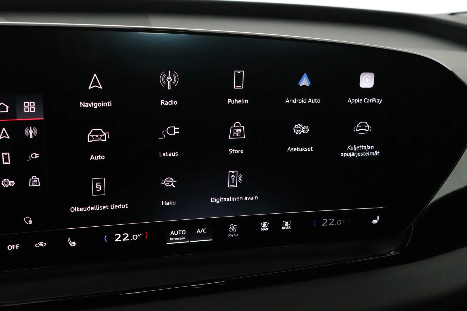 Audi Q6 e-tron YYF-215 carousel image