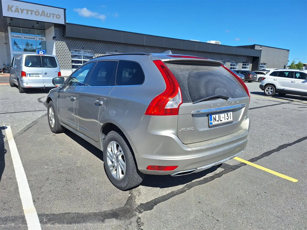 VOLVO XC60 NJL-131 carousel image