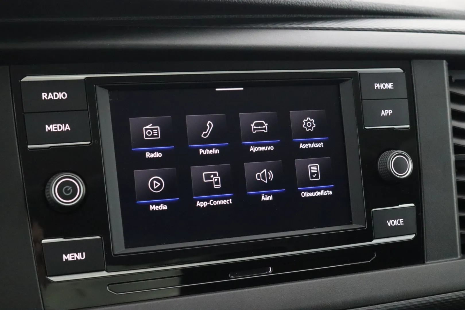 VOLKSWAGEN Transporter GPP-697 carousel image