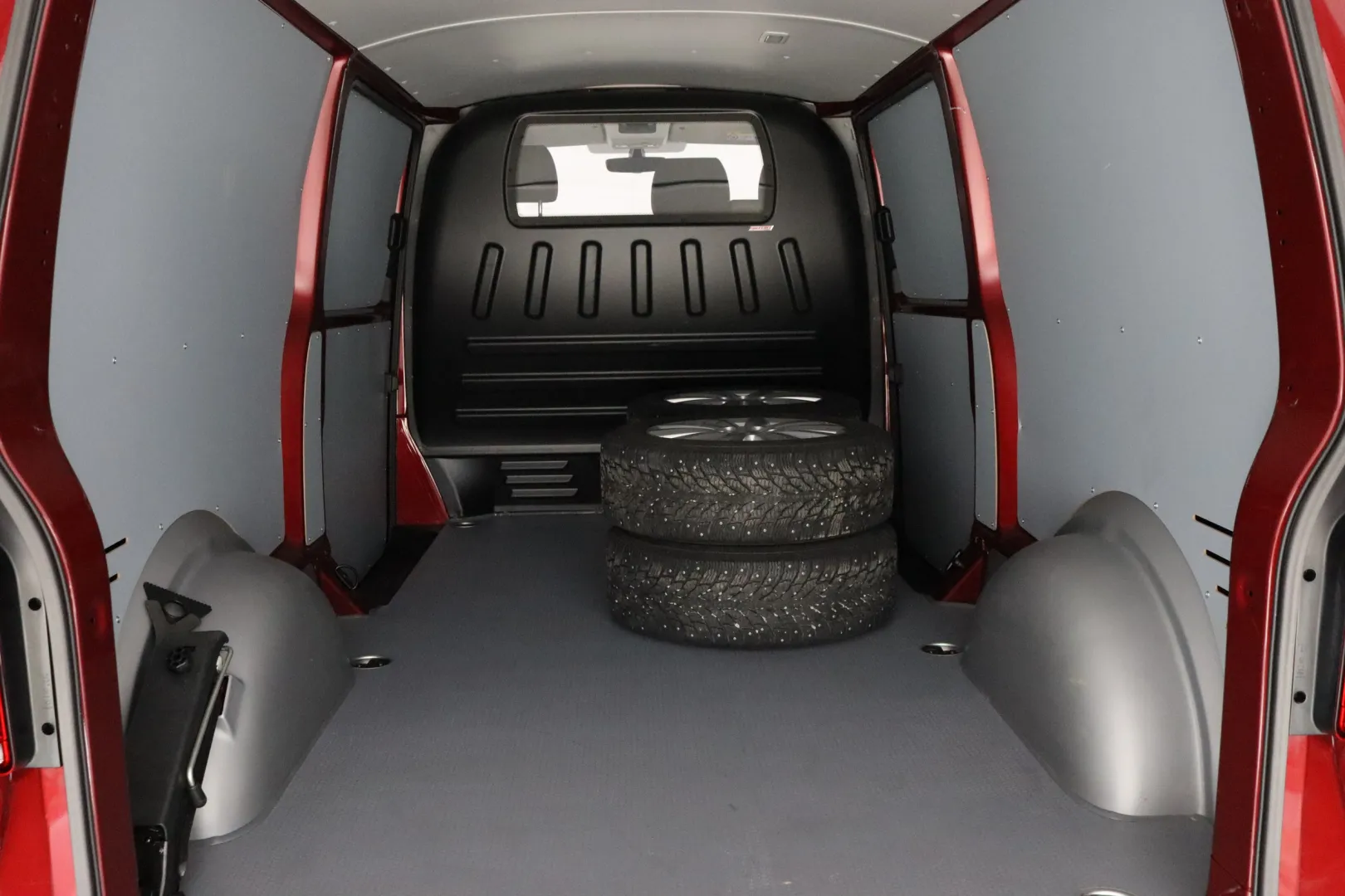 VOLKSWAGEN Transporter GPP-697 carousel image