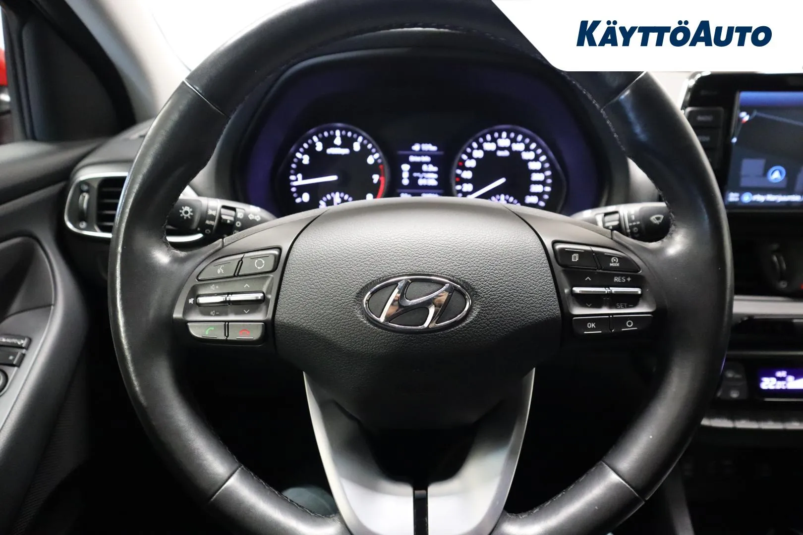 HYUNDAI i30 Fastback EOA-719 carousel image