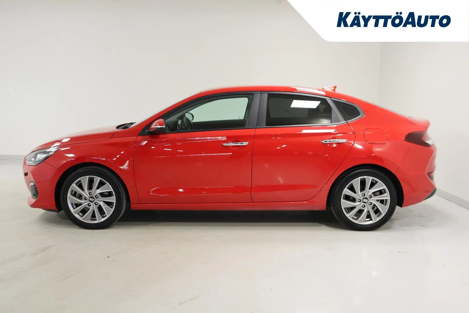 HYUNDAI i30 Fastback EOA-719 carousel image