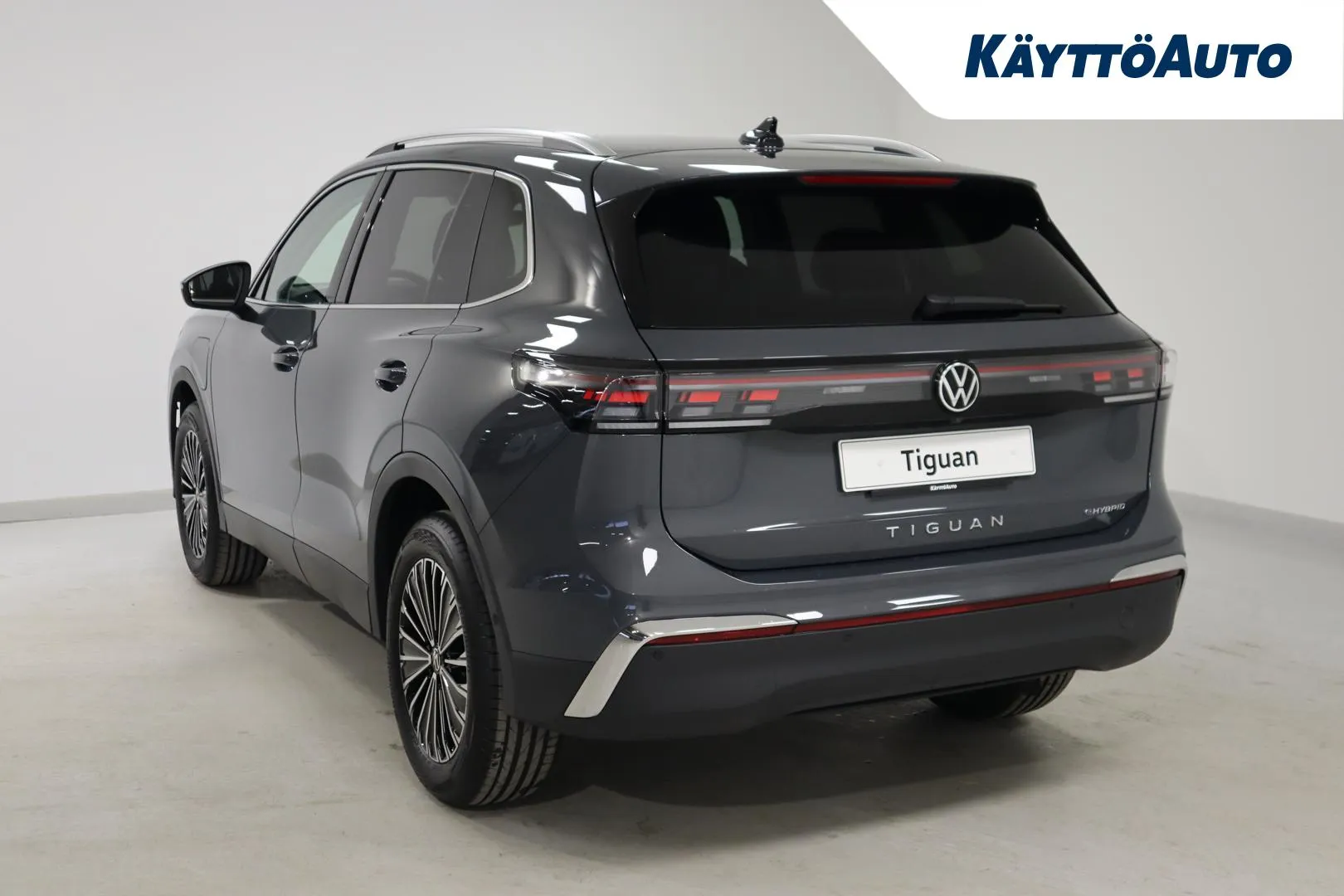 Volkswagen Tiguan YYH-611 carousel image