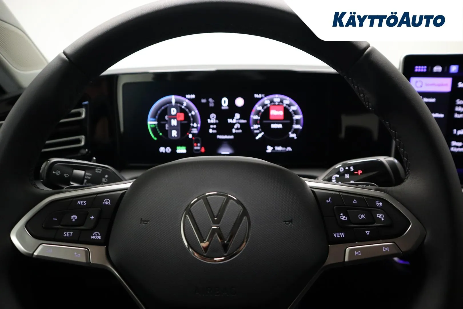 Volkswagen Tiguan YYH-611 carousel image