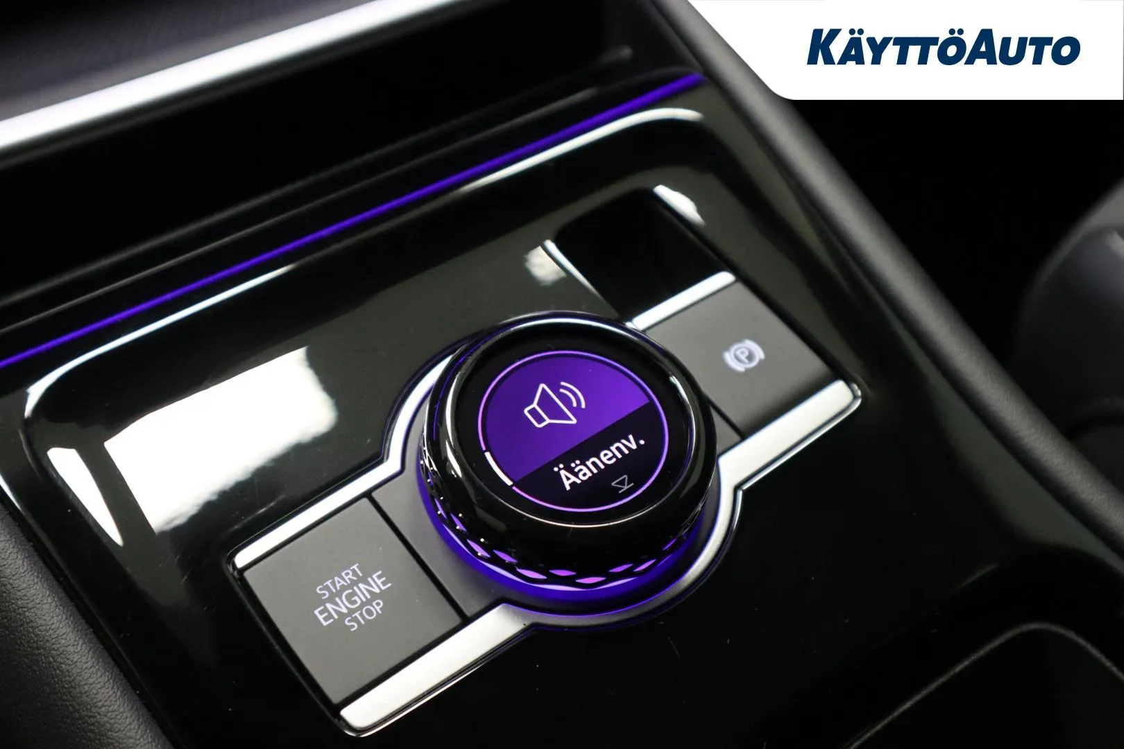 Volkswagen Tiguan YYH-611 carousel image