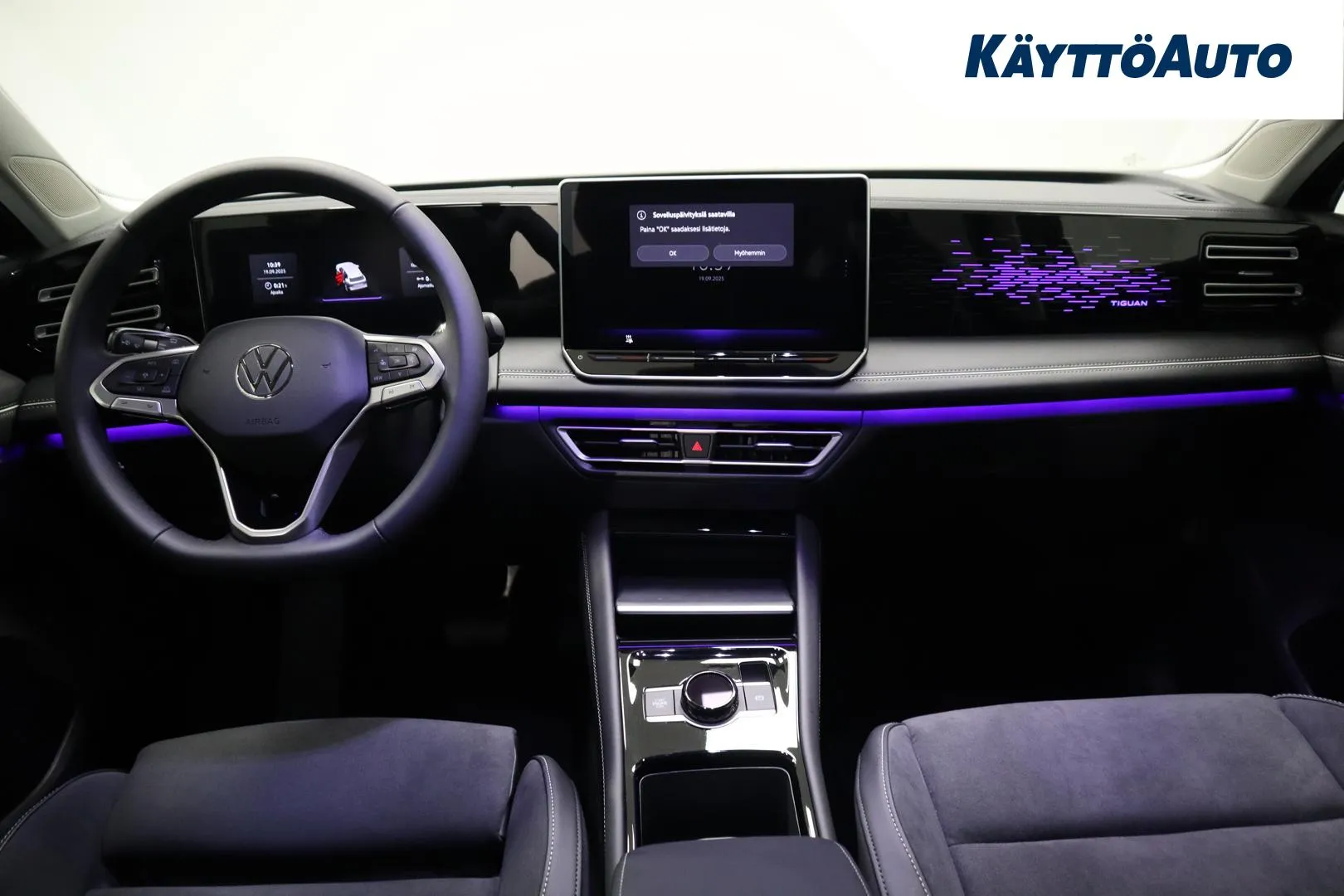 Volkswagen Tiguan YYH-611 carousel image
