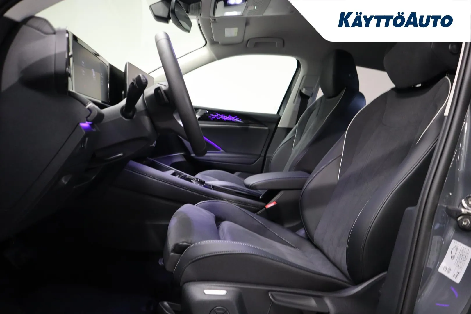 Volkswagen Tiguan YYH-611 carousel image