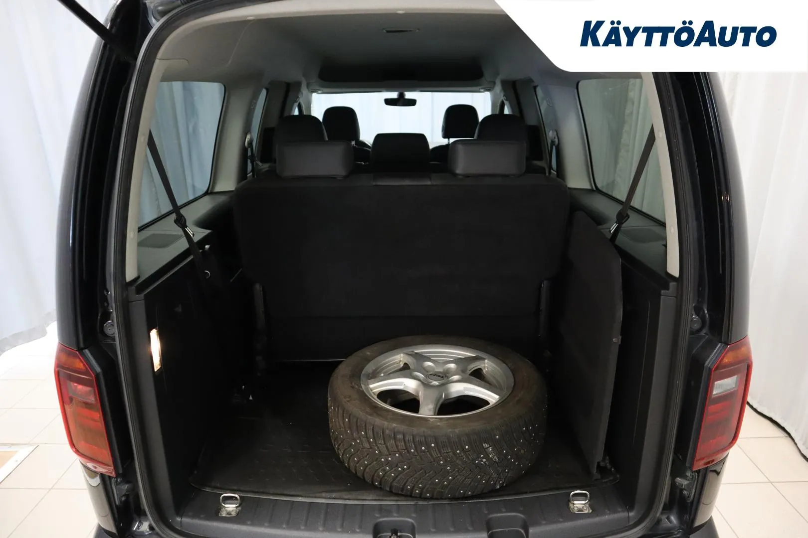 VOLKSWAGEN Caddy Maxi GLY-260 carousel image