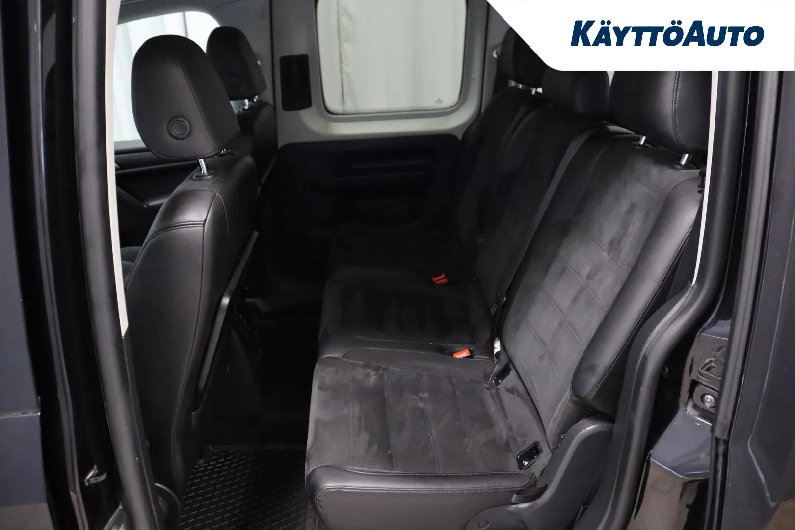 VOLKSWAGEN Caddy Maxi GLY-260 carousel image