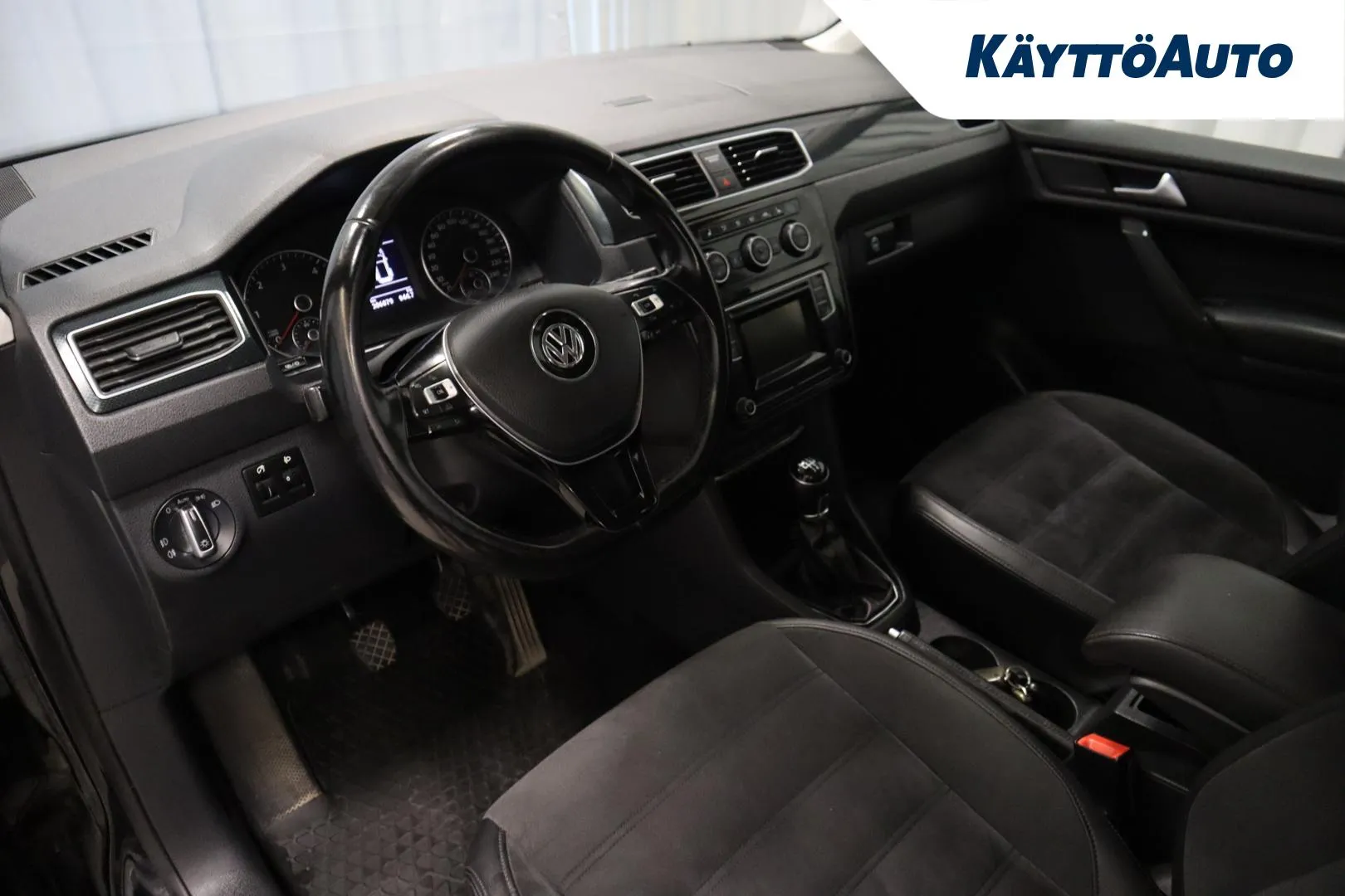 VOLKSWAGEN Caddy Maxi GLY-260 carousel image