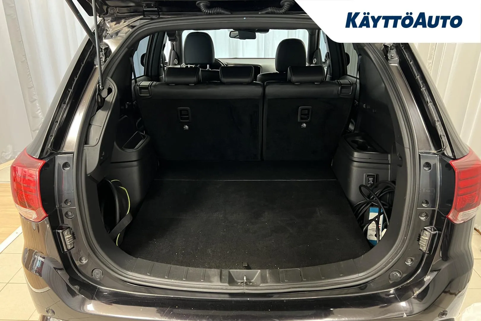 MITSUBISHI Outlander PHEV XPP-640 carousel image