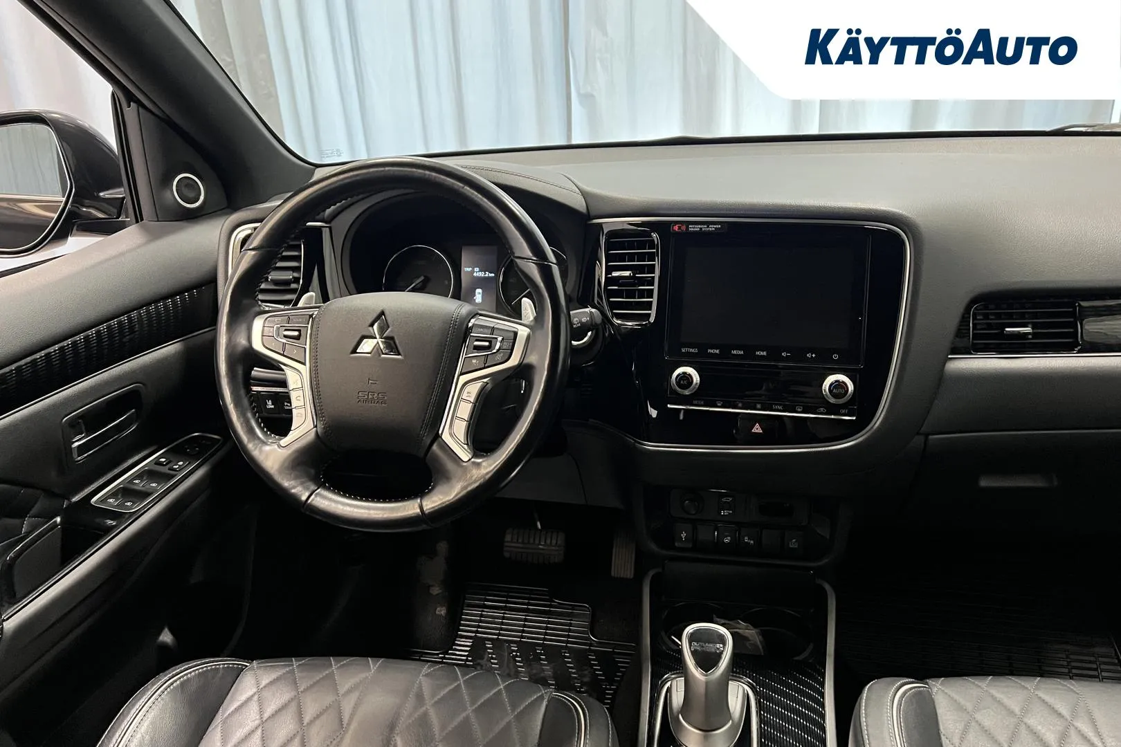 MITSUBISHI Outlander PHEV XPP-640 carousel image